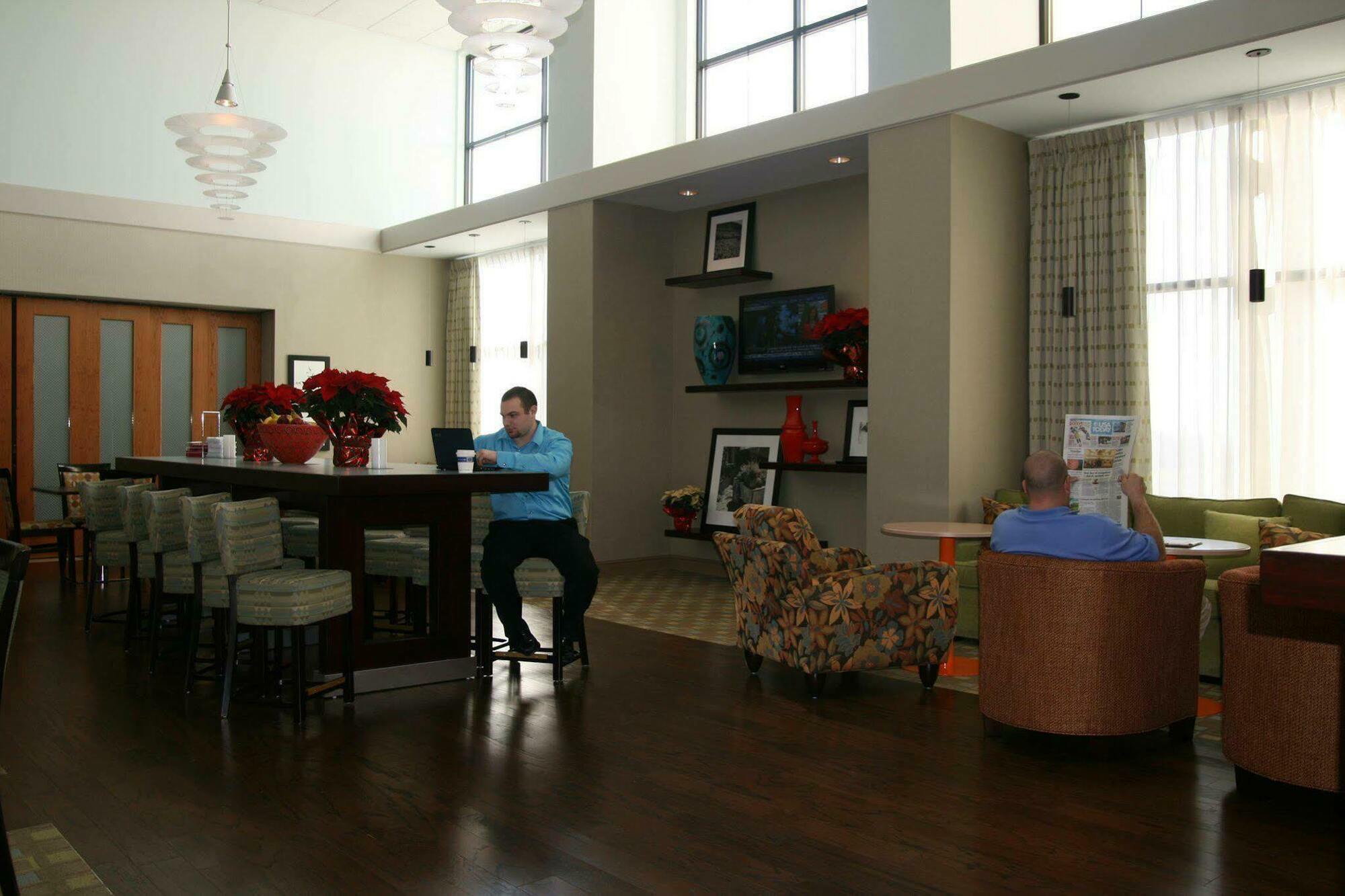Hampton Inn & Suites Wilkes-Barre Restoran gambar