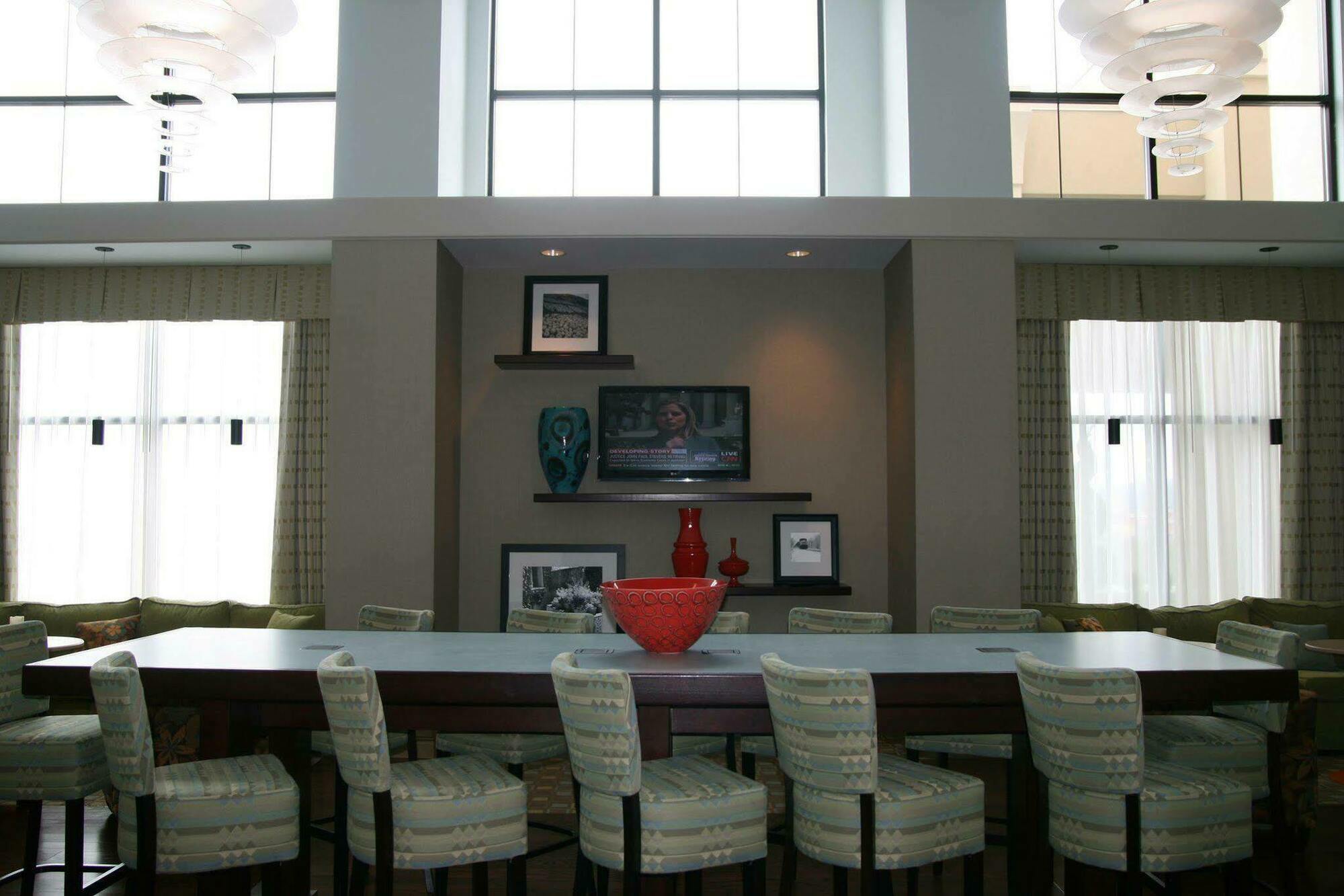 Hampton Inn & Suites Wilkes-Barre Restoran gambar